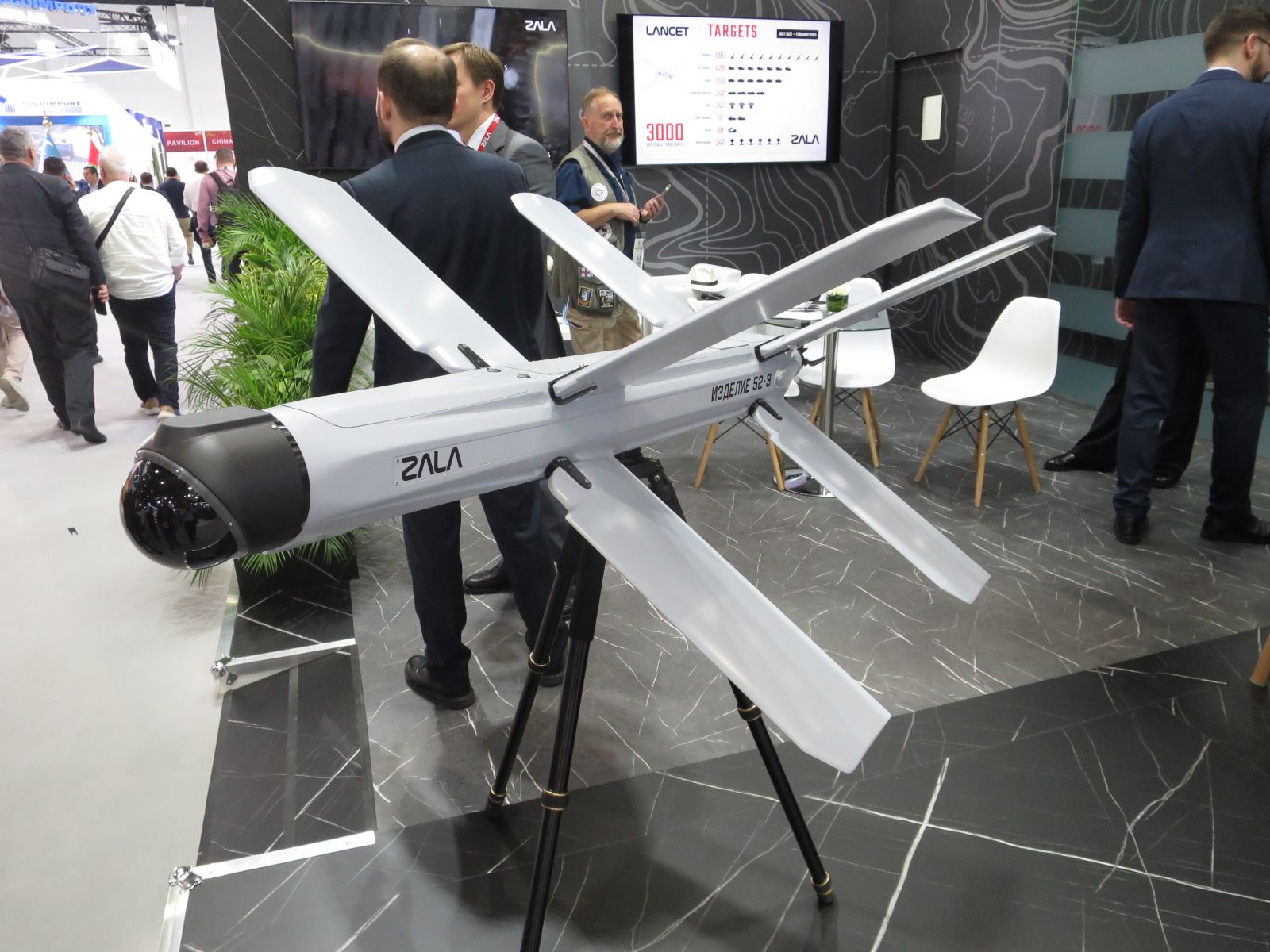 Ruské drony pálí po civilních lodích, Kreml vyhrožuje raketou schopnou nést jadernou hlavici