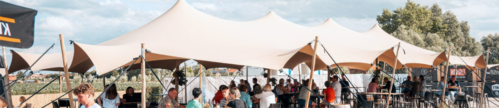 Jak zajistit ochranu před sluncem na venkovní akci?